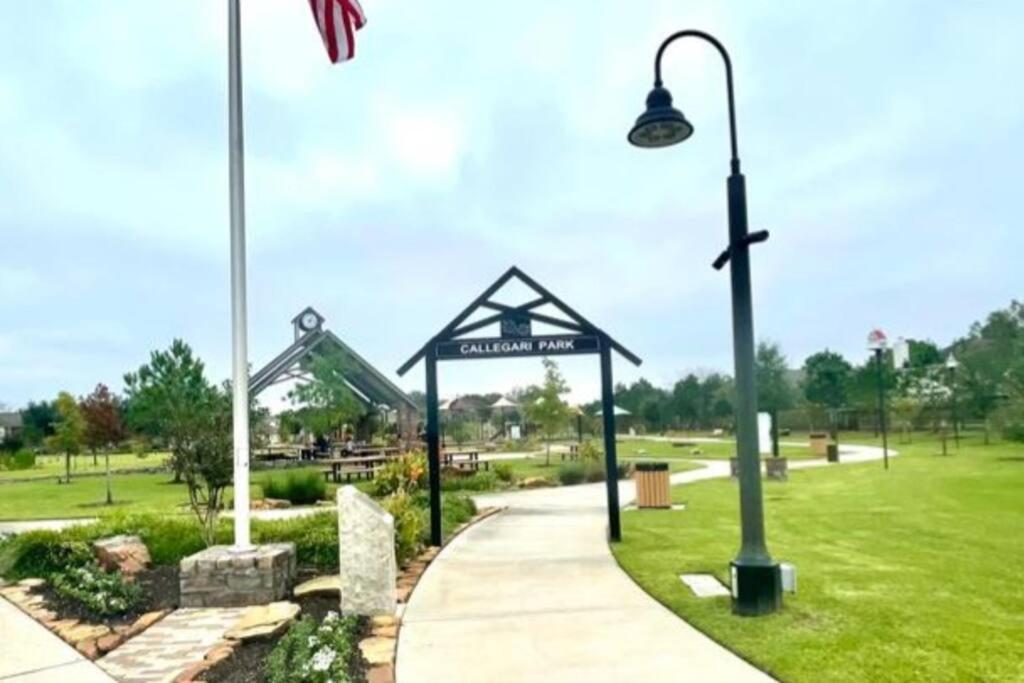 3 Bedroom Entire Home - Centrally Located In Katy, Texas エクステリア 写真