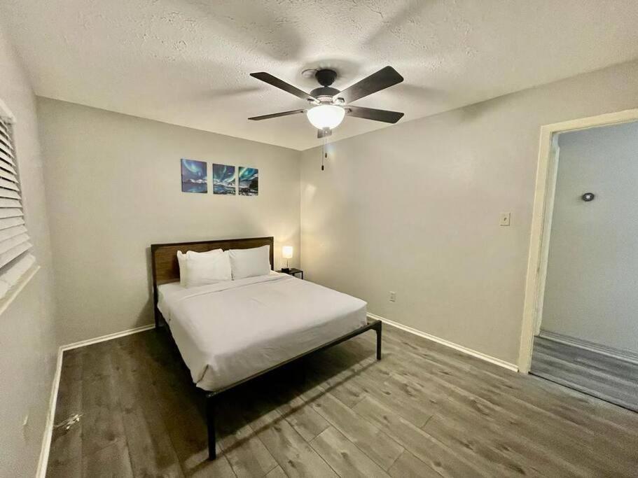 3 Bedroom Entire Home - Centrally Located In Katy, Texas エクステリア 写真