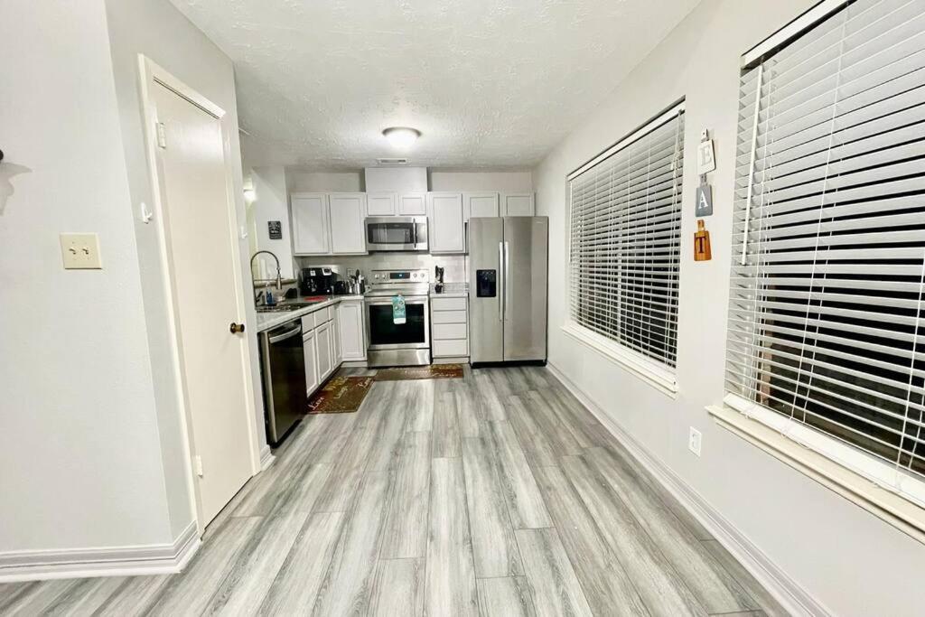3 Bedroom Entire Home - Centrally Located In Katy, Texas エクステリア 写真