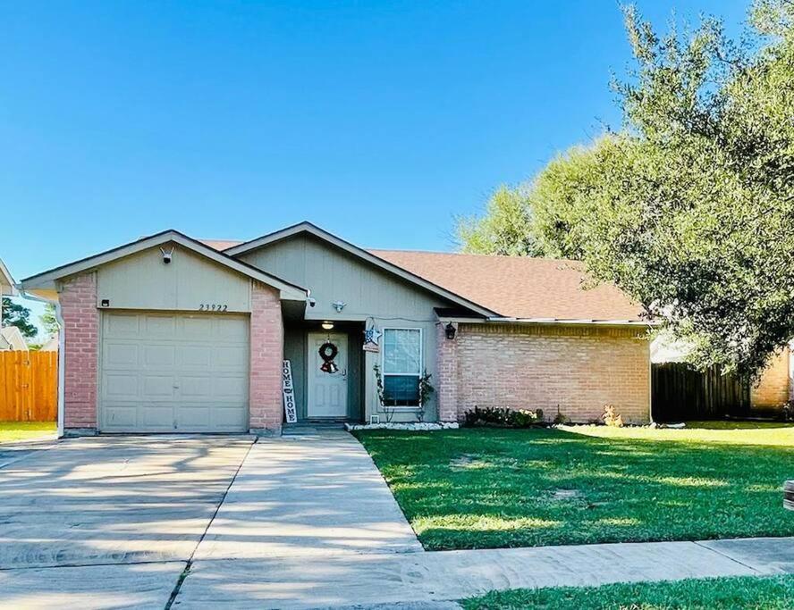 3 Bedroom Entire Home - Centrally Located In Katy, Texas エクステリア 写真